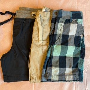 Bundle of boys shorts size 4/4T